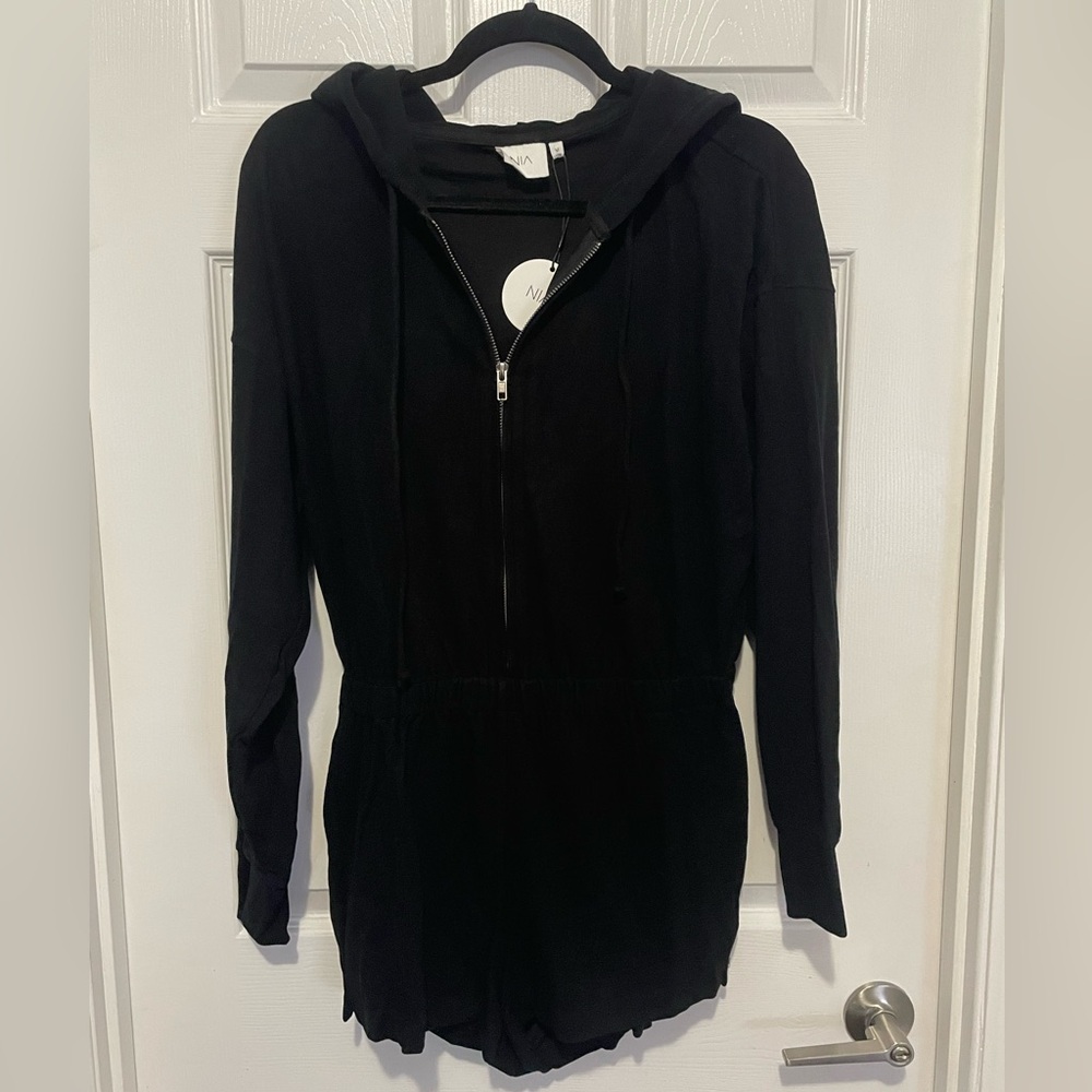 NWT Nia Black Long Sleeve Hooded Zip-Up Romper